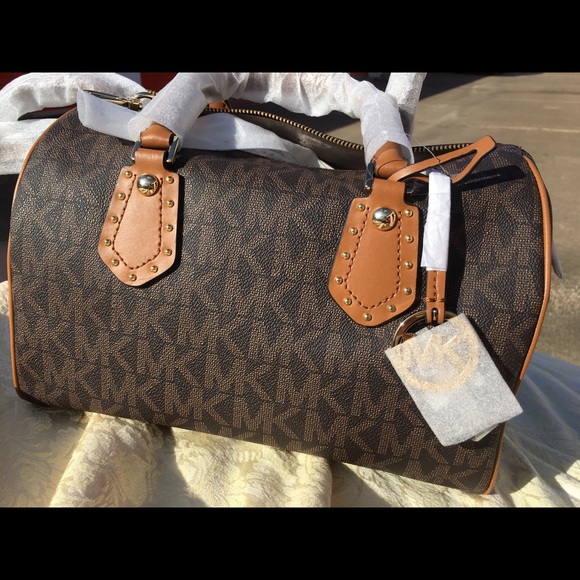 Michael Kors.SOLD ❤️❤️❤️ - Picture 6 of 8